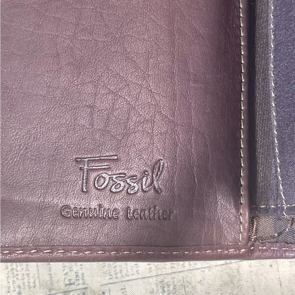 Fossil Brown Leather Trifold Wallet with Check Book - Picture 11 of 12